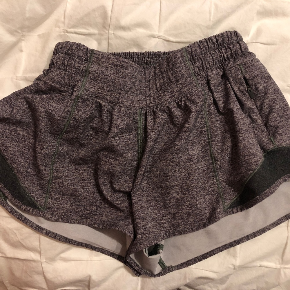 Lulu Lemon short